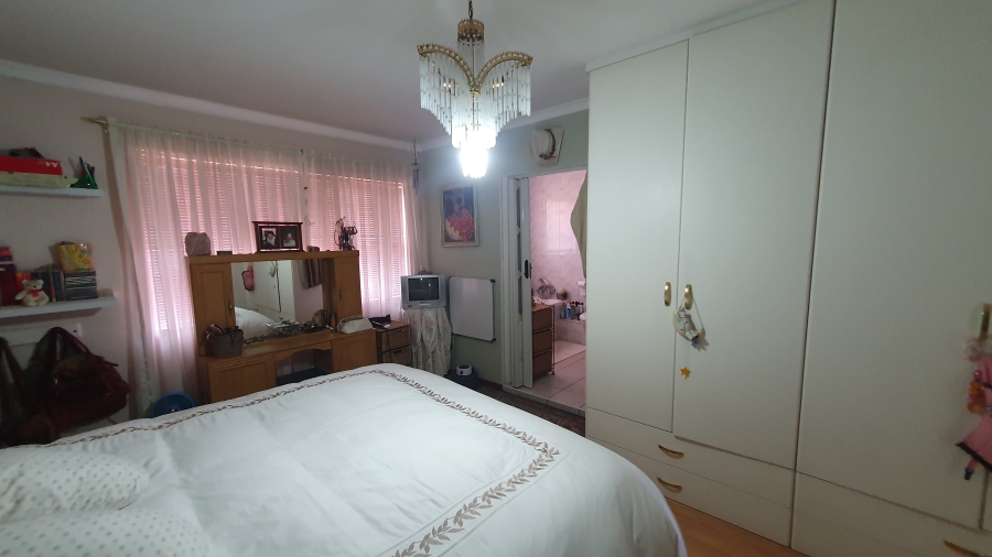 2 Bedroom Property for Sale in The Hill Gauteng