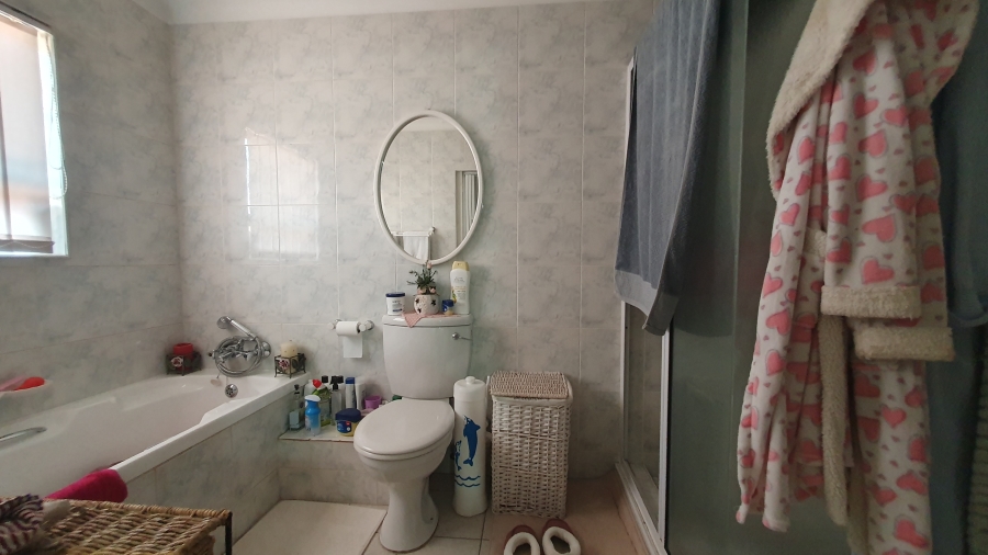 2 Bedroom Property for Sale in The Hill Gauteng