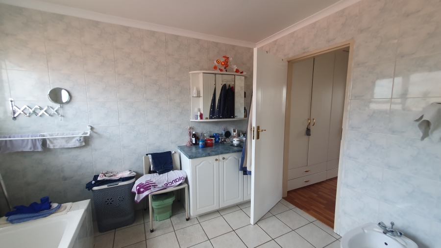 2 Bedroom Property for Sale in The Hill Gauteng