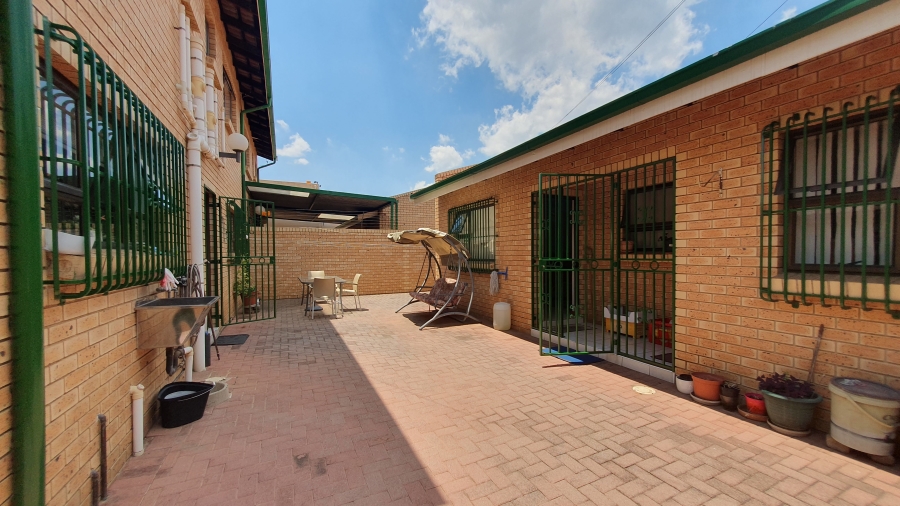 2 Bedroom Property for Sale in The Hill Gauteng