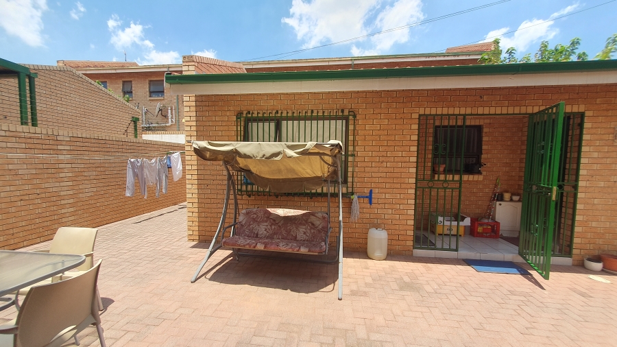 2 Bedroom Property for Sale in The Hill Gauteng