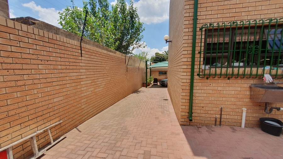 2 Bedroom Property for Sale in The Hill Gauteng