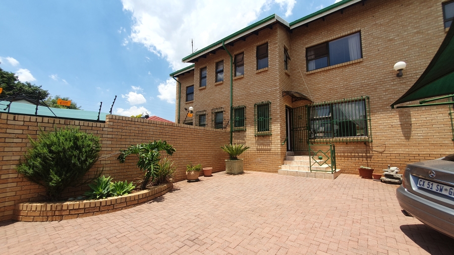 2 Bedroom Property for Sale in The Hill Gauteng