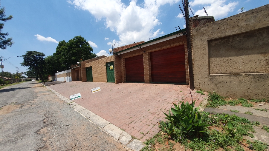 2 Bedroom Property for Sale in The Hill Gauteng
