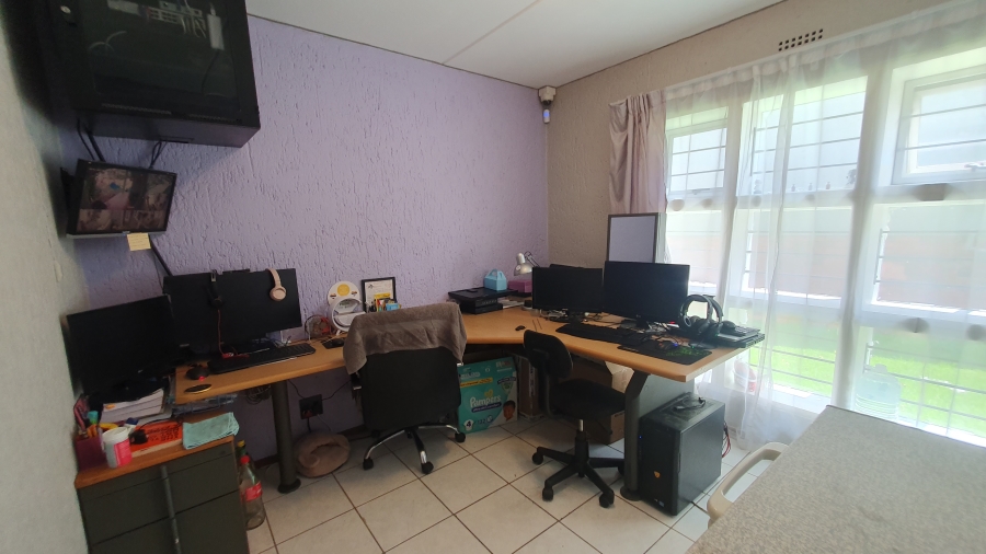 2 Bedroom Property for Sale in Winchester Hills Gauteng