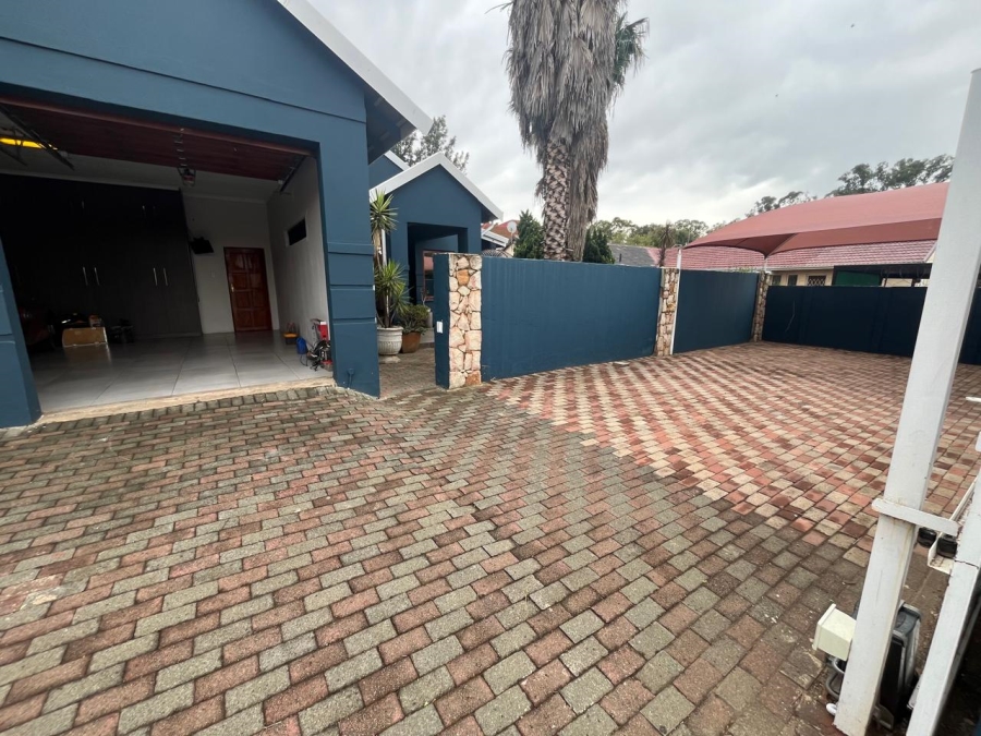 4 Bedroom Property for Sale in Randhart Gauteng