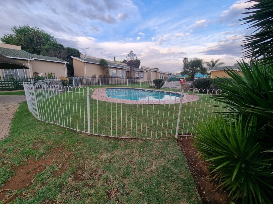 2 Bedroom Property for Sale in Meyersdal Gauteng