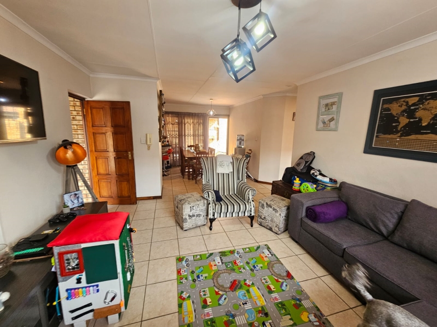3 Bedroom Property for Sale in New Redruth Gauteng
