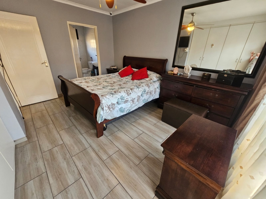 3 Bedroom Property for Sale in New Redruth Gauteng