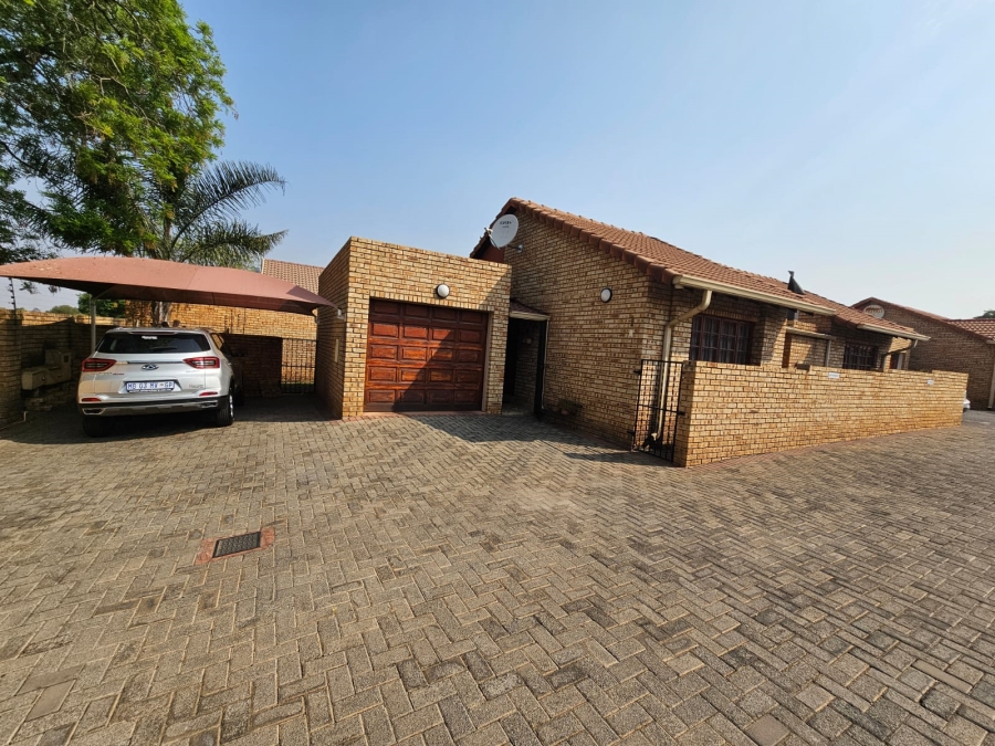 3 Bedroom Property for Sale in New Redruth Gauteng