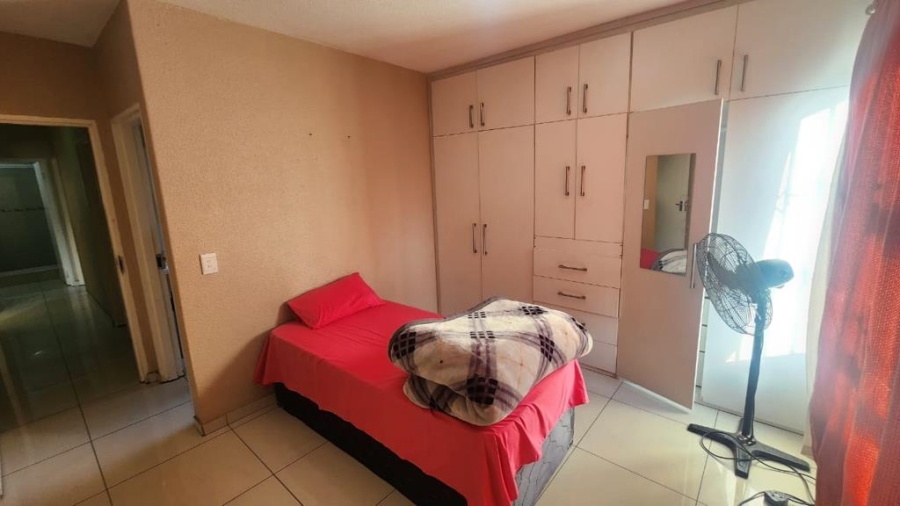 3 Bedroom Property for Sale in New Market Gauteng
