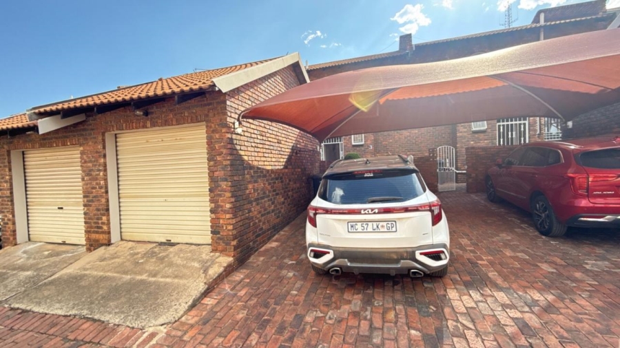 2 Bedroom Property for Sale in Risana Gauteng