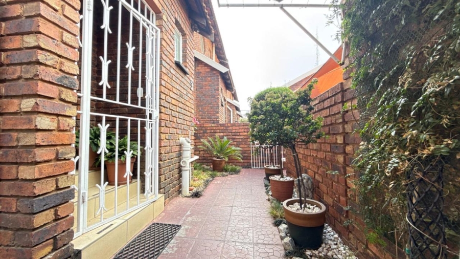 2 Bedroom Property for Sale in Risana Gauteng