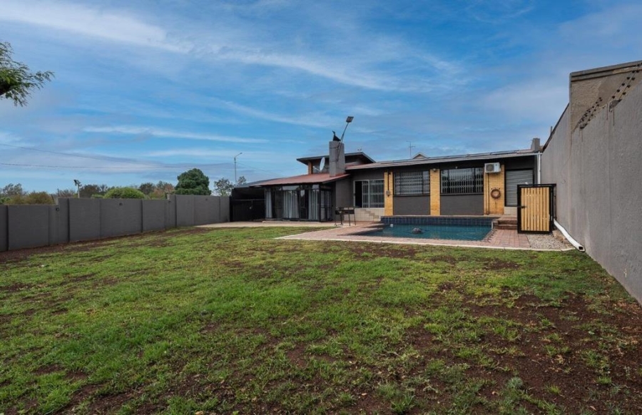 3 Bedroom Property for Sale in South Crest Gauteng