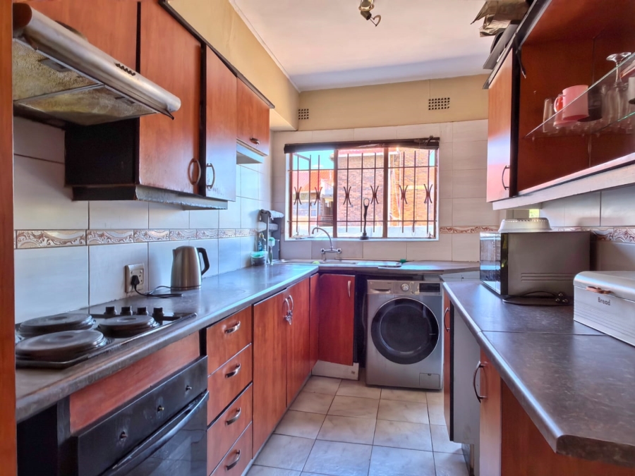 2 Bedroom Property for Sale in Fontainebleau Gauteng