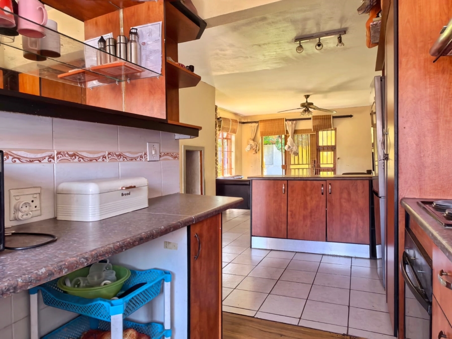 2 Bedroom Property for Sale in Fontainebleau Gauteng