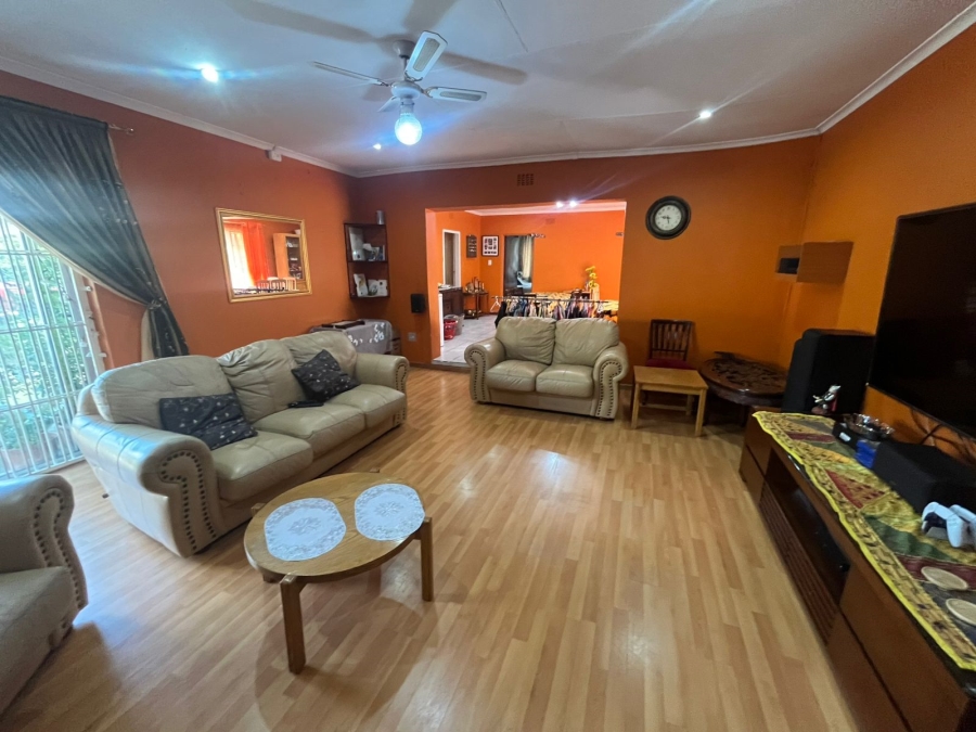 4 Bedroom Property for Sale in General Albertspark Gauteng