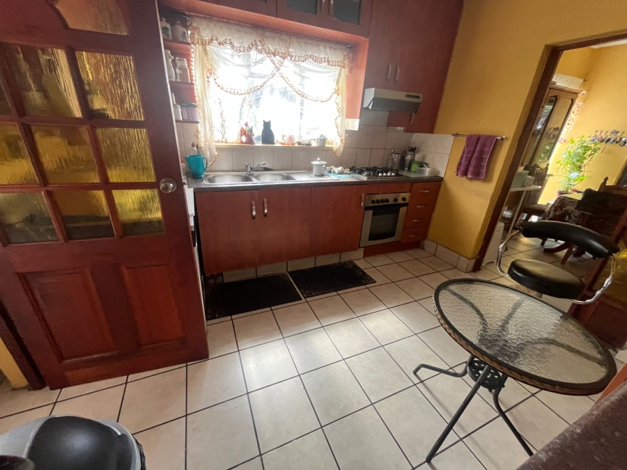 4 Bedroom Property for Sale in General Albertspark Gauteng