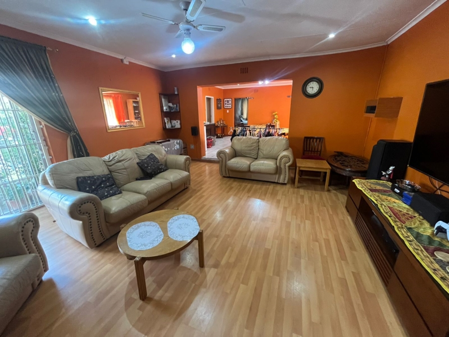 4 Bedroom Property for Sale in General Albertspark Gauteng