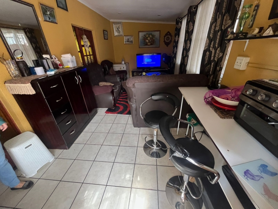 4 Bedroom Property for Sale in General Albertspark Gauteng