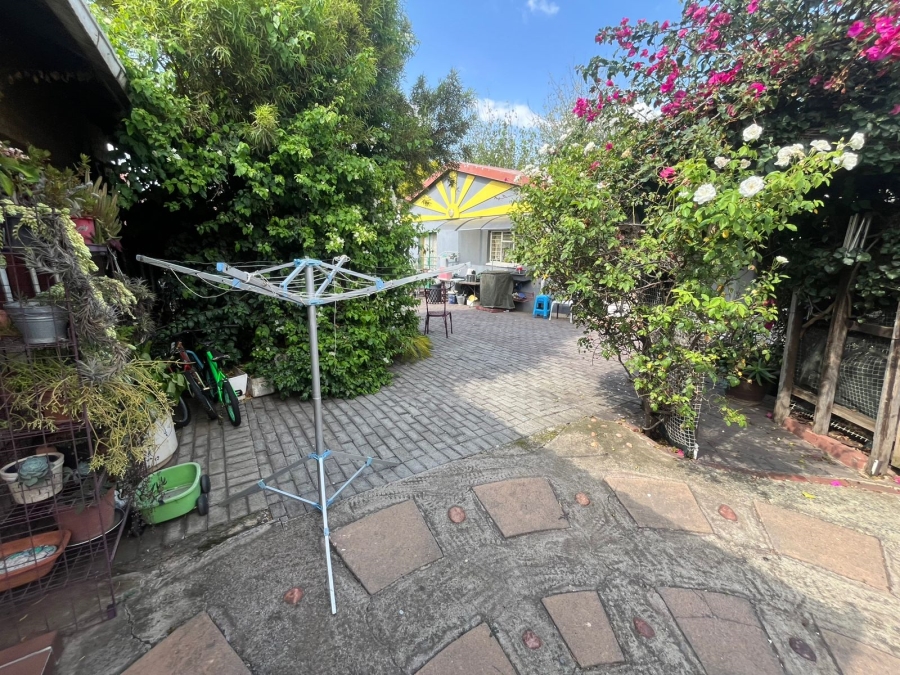 4 Bedroom Property for Sale in General Albertspark Gauteng