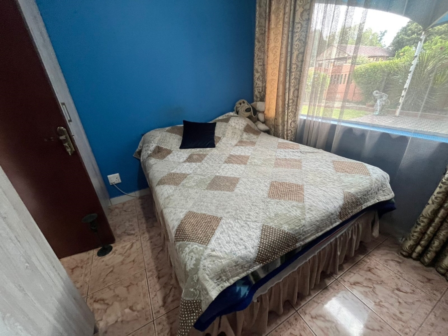 4 Bedroom Property for Sale in General Albertspark Gauteng