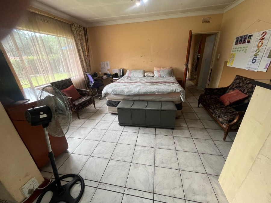 4 Bedroom Property for Sale in General Albertspark Gauteng