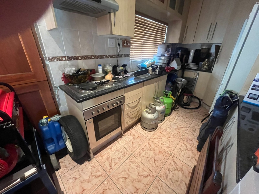 4 Bedroom Property for Sale in General Albertspark Gauteng