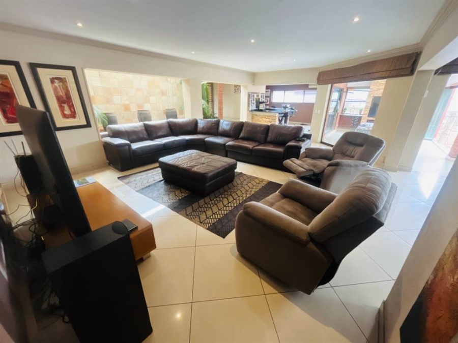 5 Bedroom Property for Sale in Meyersdal Gauteng