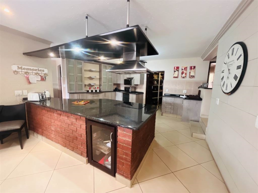 5 Bedroom Property for Sale in Meyersdal Gauteng