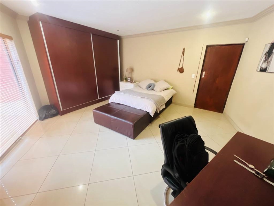 5 Bedroom Property for Sale in Meyersdal Gauteng