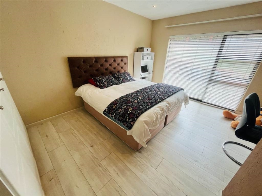 5 Bedroom Property for Sale in Meyersdal Gauteng