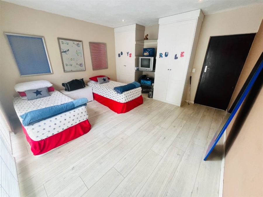 5 Bedroom Property for Sale in Meyersdal Gauteng