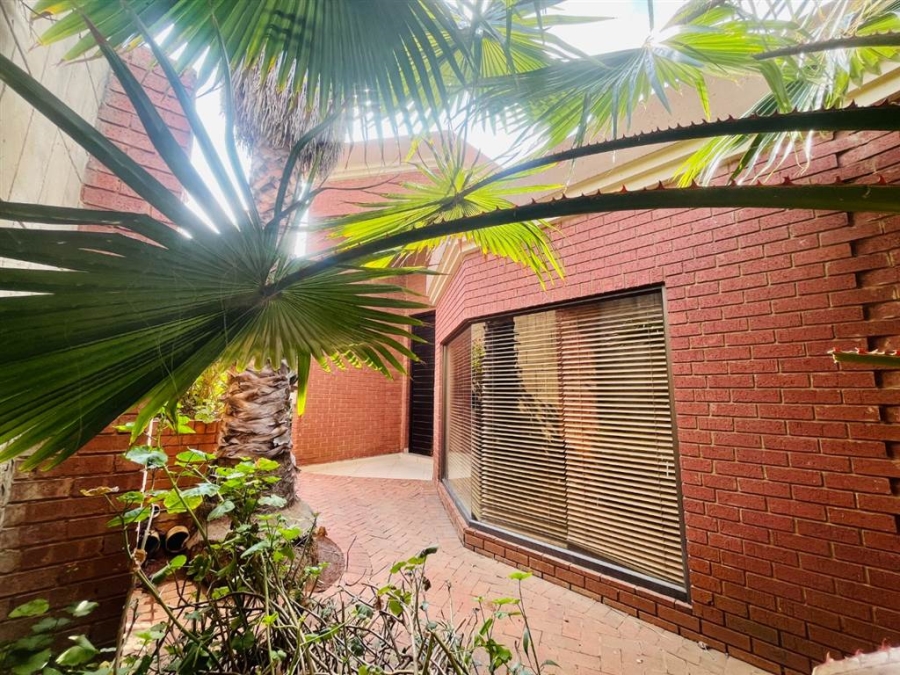 5 Bedroom Property for Sale in Meyersdal Gauteng