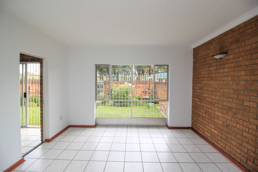 3 Bedroom Property for Sale in Rustivia Gauteng