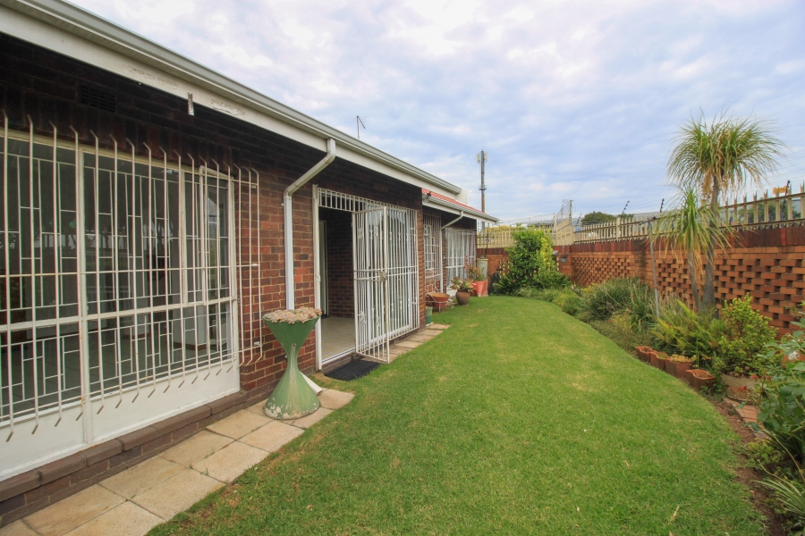 3 Bedroom Property for Sale in Rustivia Gauteng