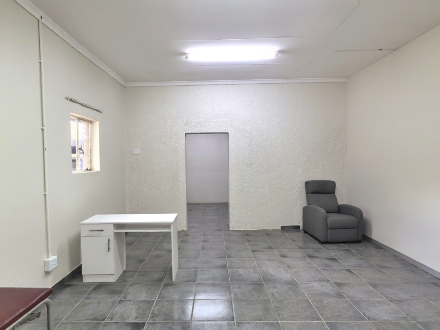 1 Bedroom Property for Sale in Fairland Gauteng
