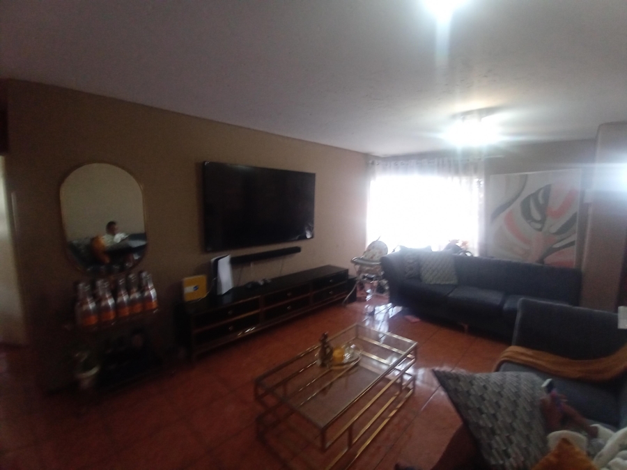2 Bedroom Property for Sale in Ridgeway Gauteng