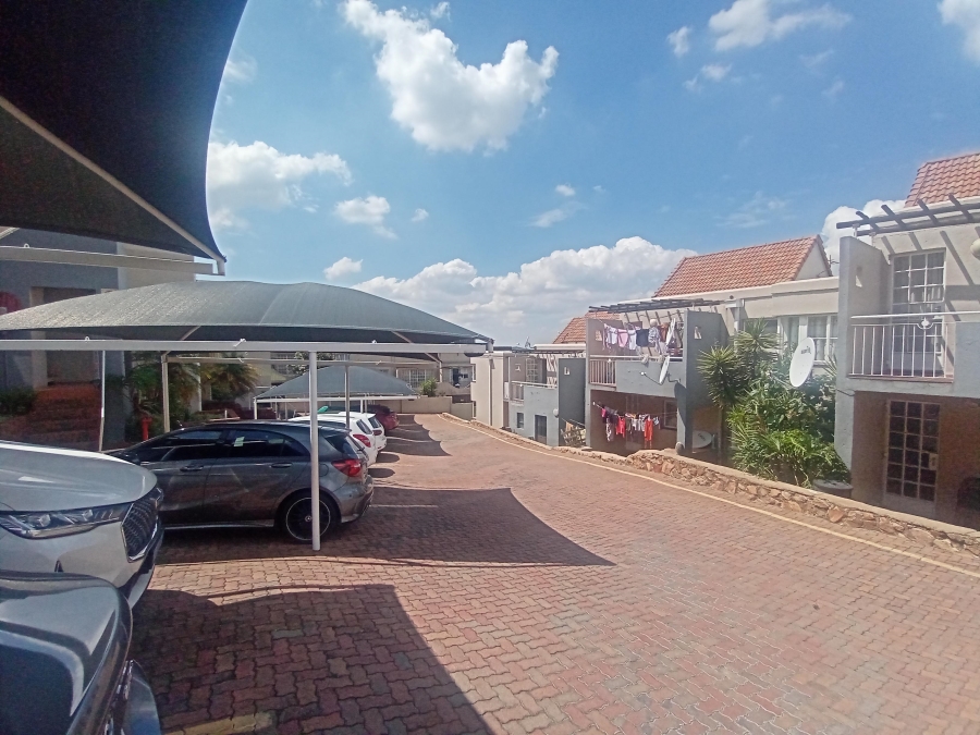 2 Bedroom Property for Sale in Ridgeway Gauteng