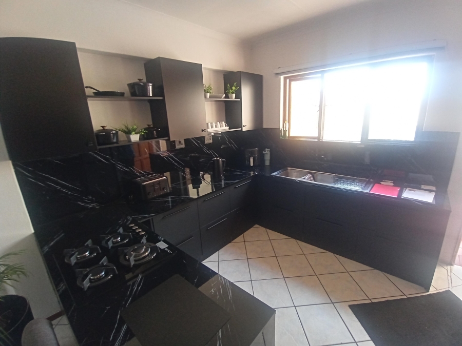 2 Bedroom Property for Sale in Mondeor Gauteng
