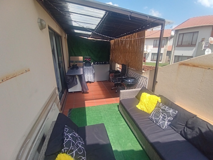 2 Bedroom Property for Sale in Mondeor Gauteng