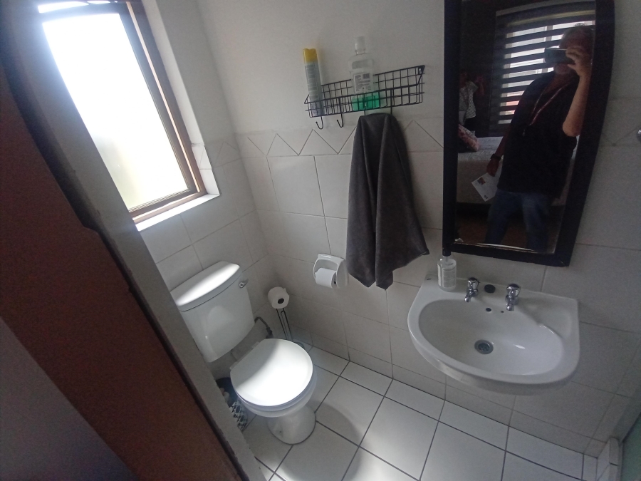 2 Bedroom Property for Sale in Mondeor Gauteng