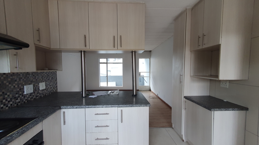 3 Bedroom Property for Sale in Linmeyer Gauteng