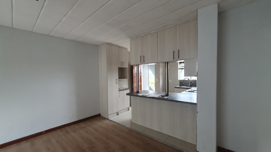 3 Bedroom Property for Sale in Linmeyer Gauteng