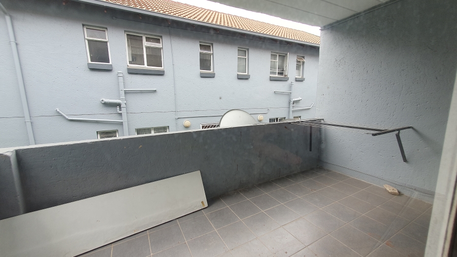 3 Bedroom Property for Sale in Linmeyer Gauteng