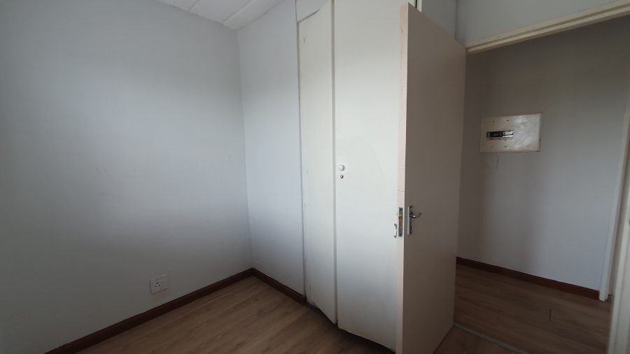 3 Bedroom Property for Sale in Linmeyer Gauteng