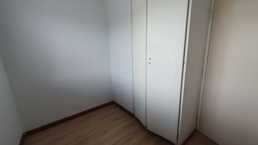 3 Bedroom Property for Sale in Linmeyer Gauteng