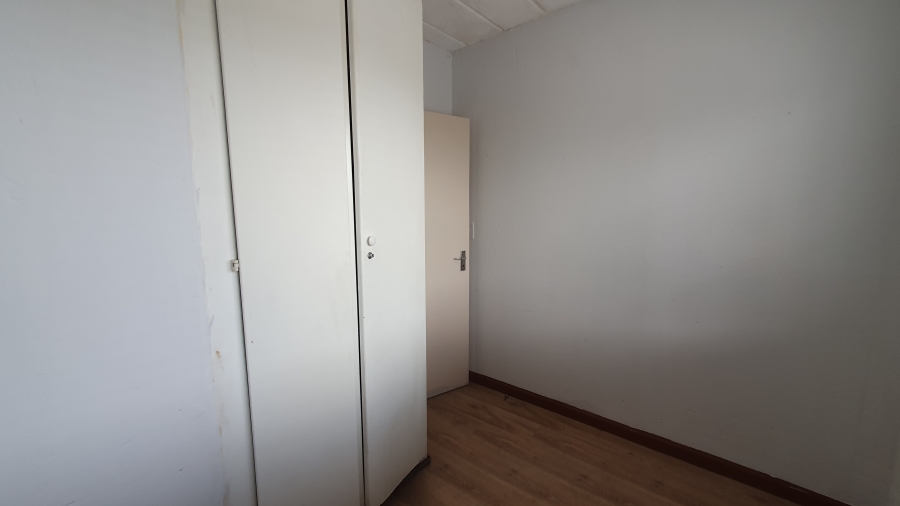 3 Bedroom Property for Sale in Linmeyer Gauteng