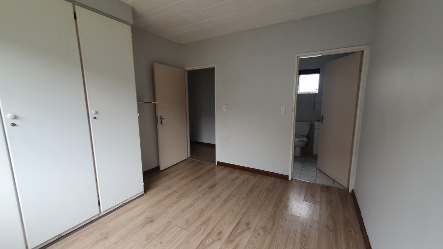 3 Bedroom Property for Sale in Linmeyer Gauteng