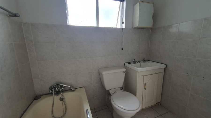 3 Bedroom Property for Sale in Linmeyer Gauteng